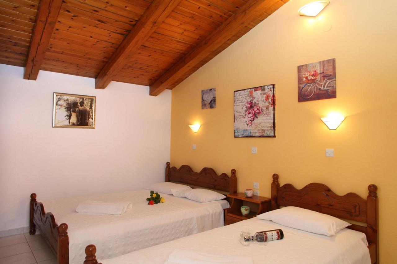 The Filoxenia Apartments, Nikiana Dış mekan fotoğraf