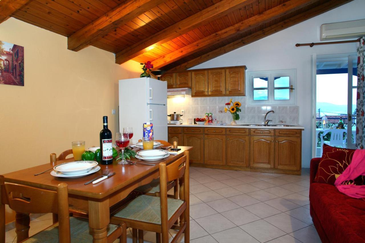 The Filoxenia Apartments, Nikiana Dış mekan fotoğraf